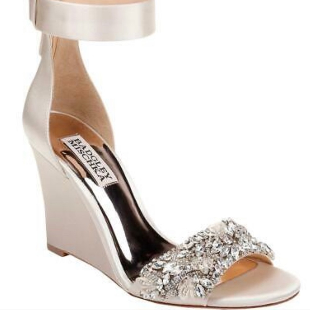 Badgley Mischka MP4763 “Lauren” Wedge Sandals